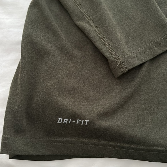 Mens Nike DRI-Fit Top - Picture 2 of 5